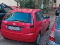 Usata Ford Fiesta 73 CV (53 kW) 2004 Rosso Utilitaria