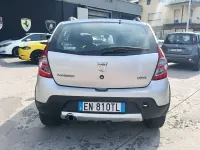 Usata Dacia Sandero Stepway 90 CV (66 kW) 2012 Argento met. Berlina