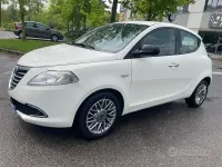 Gebraucht Lancia Ypsilon S 95 PS (69 kW) 2012 Weiß Kleinwagen