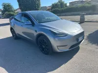Usata Tesla Model Y Long Range AWD 178 kW (243 CV) 2024 Grigio SUV