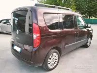 Usata Fiat Doblò 120 CV (88 kW) 2011 Rosso Monovolume