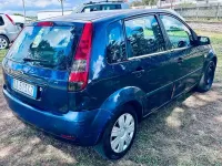 Begagnad Ford Fiesta Ghia 75 HK (55 kW) 2006 Blå Halvkombi