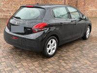 Usata Peugeot 208 Allure 82 CV (60 kW) 2016 Utilitaria