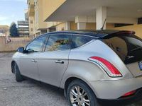 Usata Lancia Delta Gold 105 CV (77 kW) 2012 Utilitaria