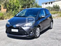 Usata Toyota Yaris Hybrid Active 73 CV (53 kW) 2019 Grigio Utilitaria