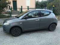 Usata Lancia Ypsilon Gold 69 CV (50 kW) 2019 Grigio Utilitaria