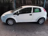 Usata Fiat Grande Punto 65 CV (47 kW) 2009 Bianco Utilitaria