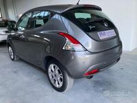 Usata Lancia Ypsilon Gold 69 CV (50 kW) 2016 Grigio Utilitaria