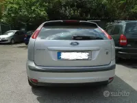 Usata Ford Focus 90 CV (66 kW) 2007 Giallo Utilitaria