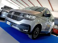 Usata VW Multivan 150 CV (110 kW) 2022 Grigio mojave met Monovolume