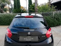 Usata Peugeot 208 Allure 82 CV (60 kW) 2013 Nero Utilitaria