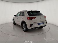 Usata VW T-Roc R-line 110 CV (80 kW) 2023 Grigio metallizzato SUV