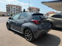Nuova Toyota Yaris Hybrid 92 CV (67 kW) 2026 Grigio Berlina
