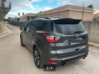 Usata Ford Kuga ST-Line 120 CV (88 kW) 2017 Grigio SUV