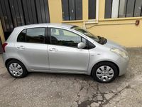 Usata Toyota Yaris Sol 90 CV (66 kW) 2007 Grigio Berlina