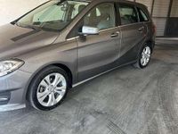 Usata Mercedes B180 109 CV (80 kW) 2016 Grigio Monovolume