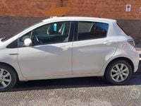 Usata Toyota Yaris Hybrid 75 CV (55 kW) 2013 Bianco Utilitaria