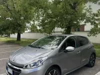 Usata Peugeot 208 Signature Sky 83 CV (61 kW) 2018 Utilitaria