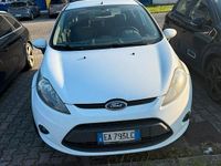 Usata Ford Fiesta 96 CV (70 kW) 2010 Bianco Utilitaria