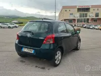 Usata Toyota Yaris 85 CV (62 kW) 2007 Verde Utilitaria