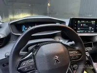 Usata Peugeot e-208 56 kW (77 CV) 2021 Bianco Utilitaria