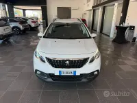 Usata Peugeot 2008 Active 75 CV (55 kW) 2018 Bianco SUV