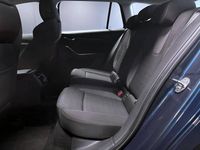 Begagnad Skoda Octavia Executive 116 HK (85 kW) 2023 Vari colori pastello Kombi