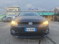 Usata VW Polo 75 CV (55 kW) 2015 Gray Utilitaria