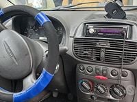 Usata Fiat Punto 80 CV (58 kW) 2003 Verde Utilitaria