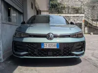 Usata VW Passat R-line 150 CV (110 kW) 2024 Verde Station wagon