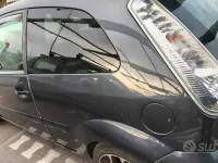 Usata Ford Fiesta 68 CV (50 kW) 2008 Grigio Utilitaria