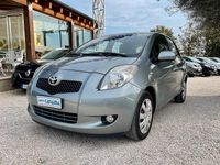 Begagnad Toyota Yaris 87 HK (63 kW) 2008 Grå Halvkombi