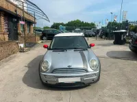 Usata Mini Cooper 116 CV (85 kW) 2005 Grigio Utilitaria
