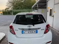 Usata Toyota Yaris Active 69 CV (50 kW) 2012 Bianco Utilitaria