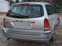 Usata Ford Focus 100 CV (73 kW) 2002 Grigio Station wagon