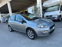 Usata Fiat Punto Lounge 105 CV (77 kW) 2012 Grigio Utilitaria