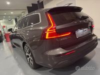 Usata Volvo V60 Core 197 CV (144 kW) 2023 Grigio scuro Station wagon