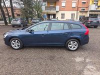 Usata Volvo V60 Momentum 114 CV (83 kW) 2014 Blu Station wagon