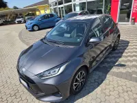 Usata Toyota Yaris Hybrid Trend 92 CV (67 kW) 2022 Dark grey met Berlina