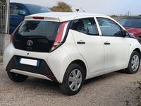 Usata Toyota Aygo 69 CV (50 kW) 2018 Bianco Utilitaria