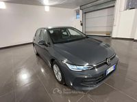 Usata VW Golf VIII Life 116 CV (85 kW) 2025 Grigio Berlina