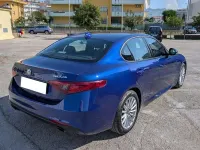 Usata Alfa Romeo Giulia Business 160 CV (117 kW) 2023 Bluazzurro Berlina
