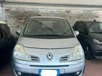 Usata Renault Modus 74 CV (54 kW) 2013 Grigio