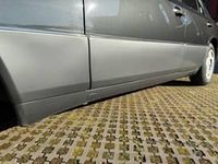 Usata Mercedes E200 136 CV (100 kW) 1970 Nero Berlina