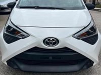 Usata Toyota Aygo X Trend 72 CV (52 kW) 2018 Bianco SUV