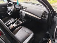 Usata BMW 118 122 CV (89 kW) 2006 Nero Utilitaria
