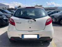 Usata Mazda 2 68 CV (50 kW) 2010 Bianco Utilitaria