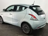 Usata Lancia Ypsilon Gold 69 CV (50 kW) 2023 Blu/azzurro Utilitaria