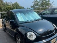 Usata VW New Beetle 101 CV (74 kW) 2003 Nero Utilitaria