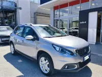 Usado Peugeot 2008 Active 83 HP (61 kW) 2019 Prateado SUV
